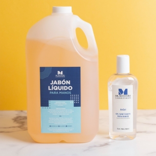 ¡Mantén tus manos limpias!👏🏼 
Jabón líquido para manos y nuestro querido gel antibacterial.😍
#antibacterial #gel #jabón #manoslimpias #méxico #monterrey